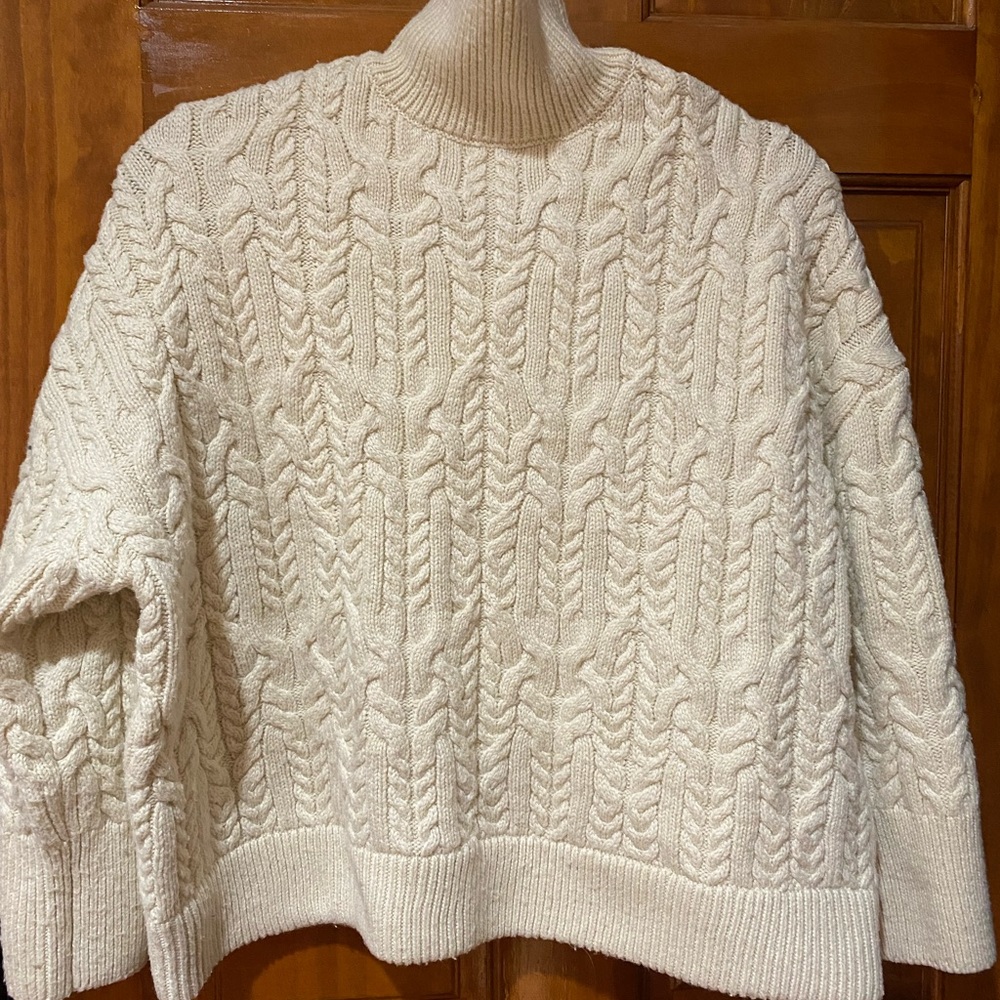 Zara chunky cableknit sweater!